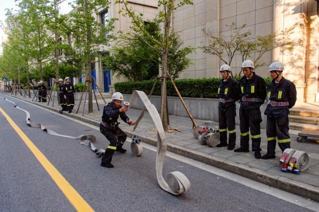 多图直击！场景震撼！带你感受训练场上的“热辣滚烫”