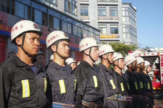 多图直击！场景震撼！带你感受训练场上的“热辣滚烫”