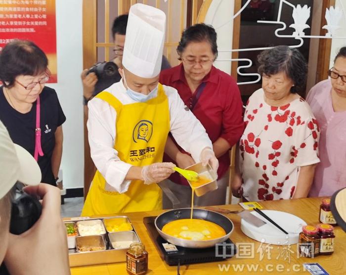 三伏天吃腐乳摊鸡蛋  老字号融入新消费场景（图）