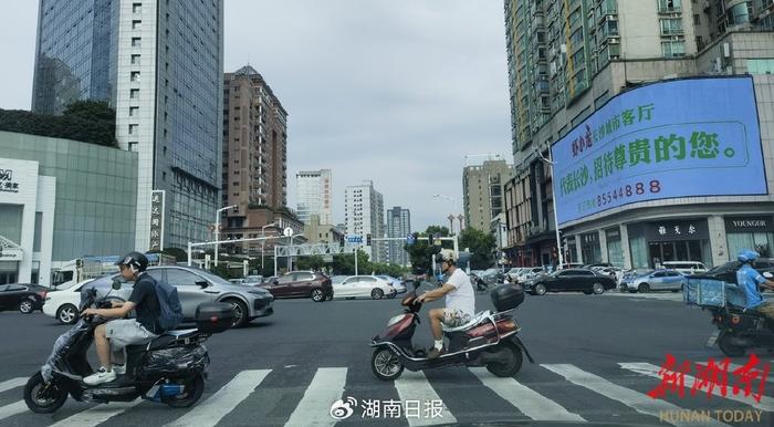 长沙消费观察| 凉薄防晒衣 满街新风景 防晒经济跨场景扩展