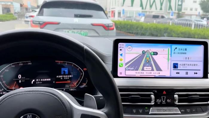 高德地图国内首家适配苹果 CarPlay 仪表盘导航，需 iPhone 12 及以上手机