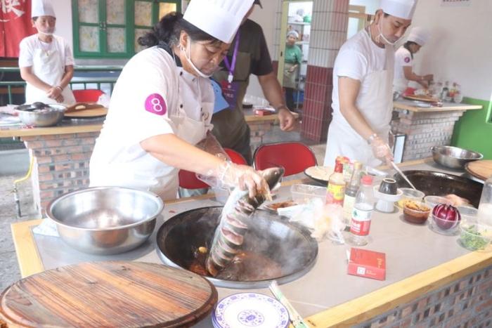 延庆百里山水画廊美食打擂，河南村花海进入盛花期