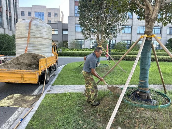 高温下的坚守 | “汗”卫岗位一线 诠释责任担当