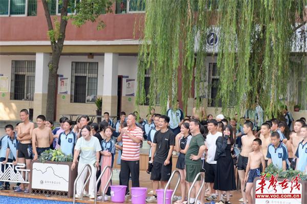 奋泳向前 澎湃夏天  岳阳市春雷学校举办第二届校园游泳节