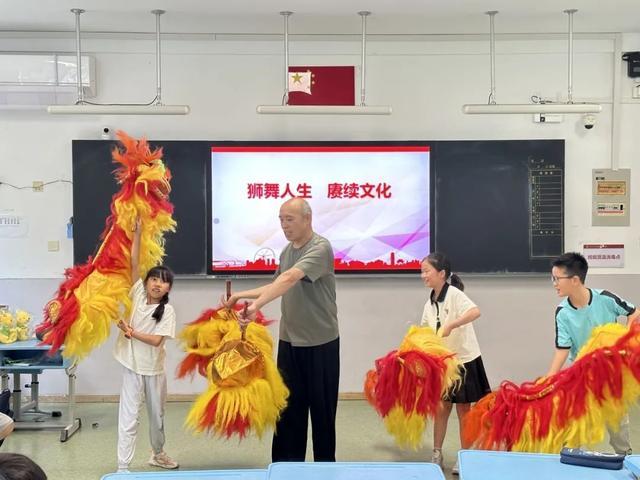 今年开学日不是9月1日！上海中小学最新校历→