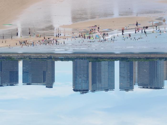 开学在即 万宁日月湾冲浪旅游热度不减