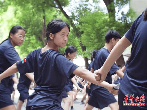 常德市第三中学高一新生军训开训