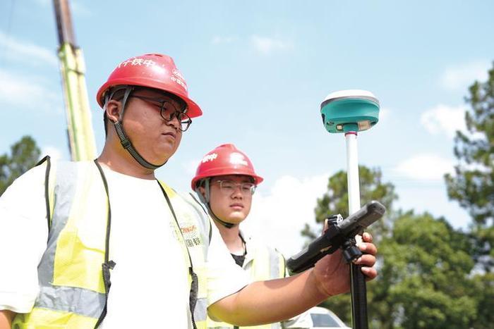 奋战市域铁路建设一线 用“滚烫的心”铺就嘉兴轨道