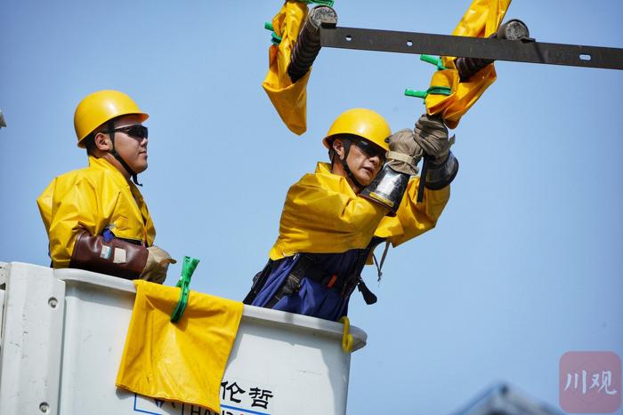 川观调查丨三问四川电力保供：电够不够？电网能送进来吗？有缺口怎么办？