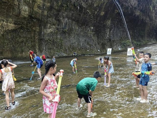 单日客流量近四千人次 四川威远这个平均温度低于外界的景区再次走红