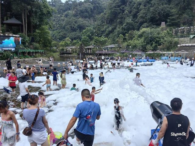 单日客流量近四千人次 四川威远这个平均温度低于外界的景区再次走红