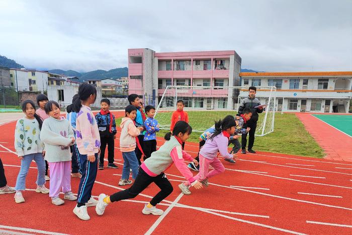 中国建筑助力广东“百千万工程”建设