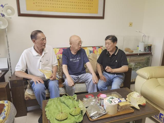 马不停蹄解民忧，老城厢网格“微联会”成为居民心中温暖的依靠