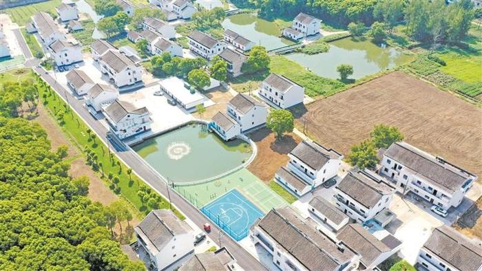 打造集宿区“样板村”,江阴周庄镇上村里102栋独立农居全面租罄