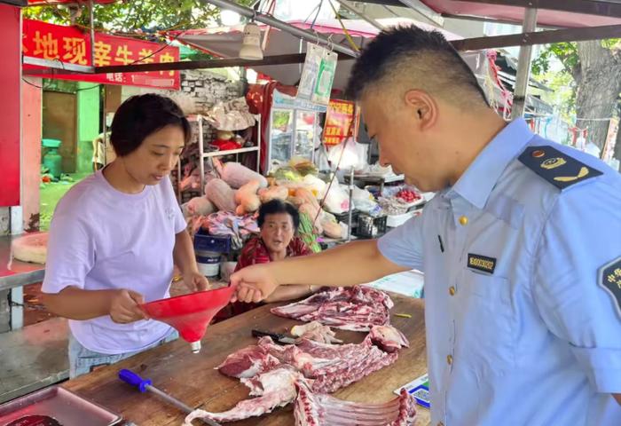 河南省许昌市市场监管局魏都区分局开展食用农产品、生鲜肉及生鲜灯专项检查