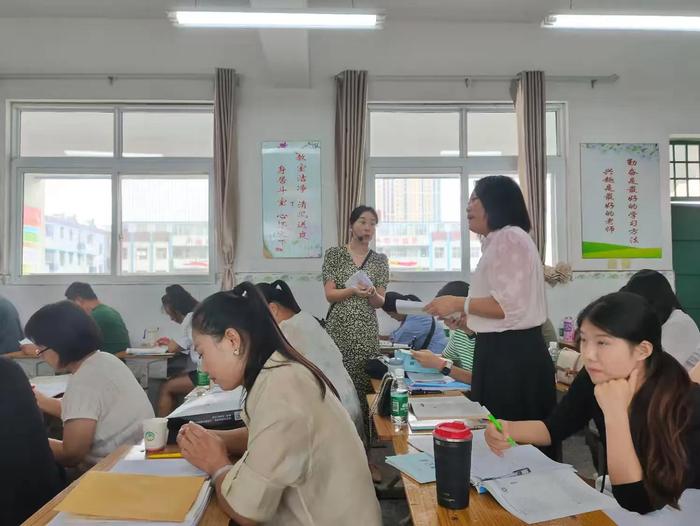 集体研课促前行，教研启航书新篇——南召县中小学教师暑期集体教研活动小学数学会场纪实