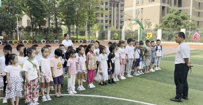 开展入学教育 奠定良好开端——浐灞第八小学、浐灞第十三小学一年级新生开学啦