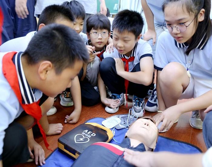 二七区建新街小学急救培训 护航生命健康