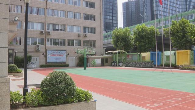 幼儿园萌娃要成小学生啦，先到校园逛一逛→