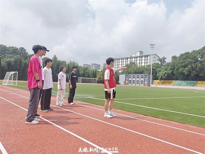 贵州体育职业学院：秋雨送爽迎新生