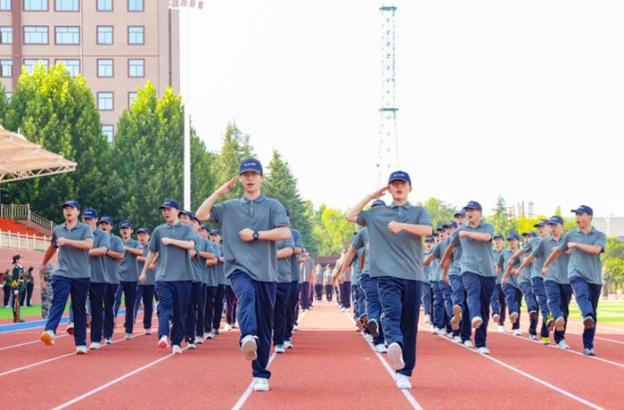 历史与青春的交响 西京学院军训中的红色课堂