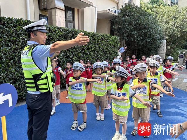 开学第一课：交警话安全 点亮新学期