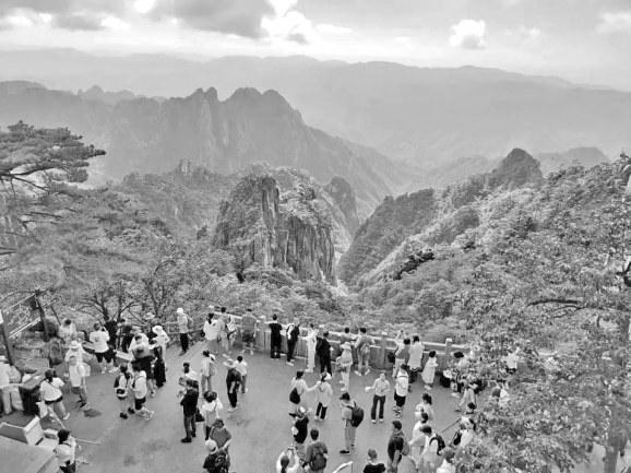 黄山风景区今年暑期“超热”