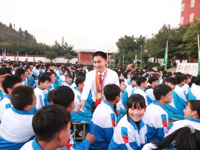 全国“最美教师”刘秀祥：我愿做大山深处孩子的守梦人