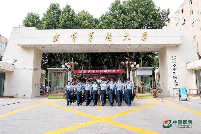 走进空军军医大学这支“红十字方队”，倾听当代青年军医的成长故事