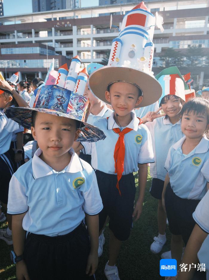 海口小学生戴上DIY科技帽 从“头”开始逐梦新学期