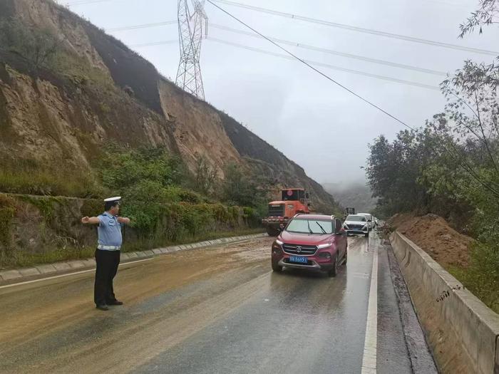 持续降雨来袭 永靖县各乡镇部门全力保障保平安