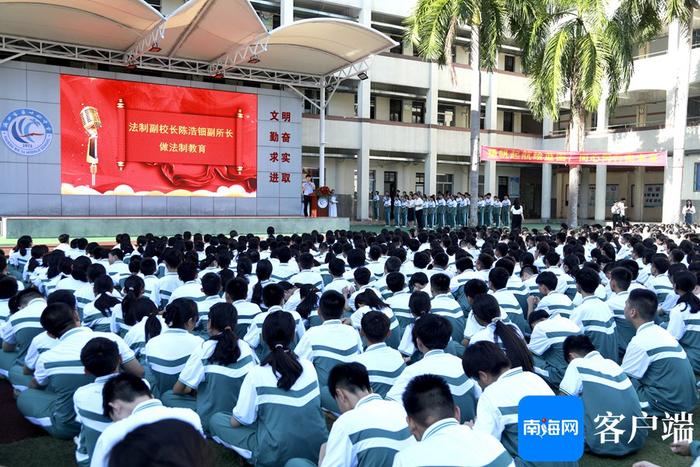 海口警方开启“护学”模式