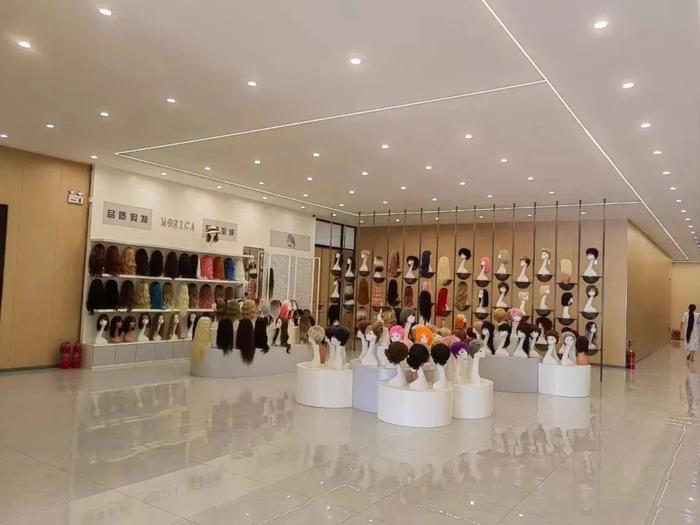 黄一丁公司产品展示区。来源:凤凰WEEKLY