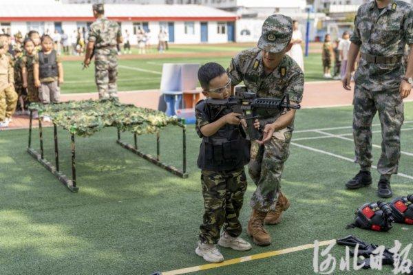 秦皇岛市海港区和安里小学：红色主题教育点亮“开学第一课”