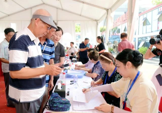 “今天选好房，离‘回家’又近了”！静安区彭一小区旧住房成套改造项目启动居民摇号选房