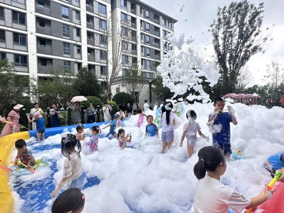 万象服务悦邻社群,清凉一夏狂欢不断