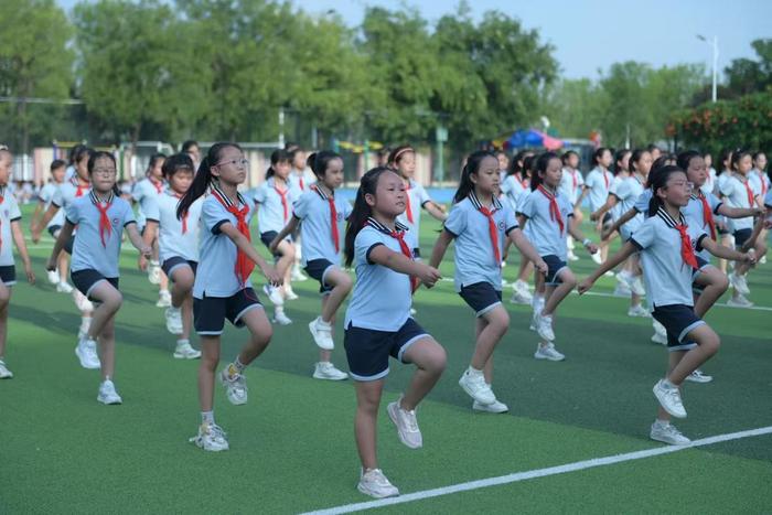 童心筑军梦 强国我担当 西安经开第三小学举行4