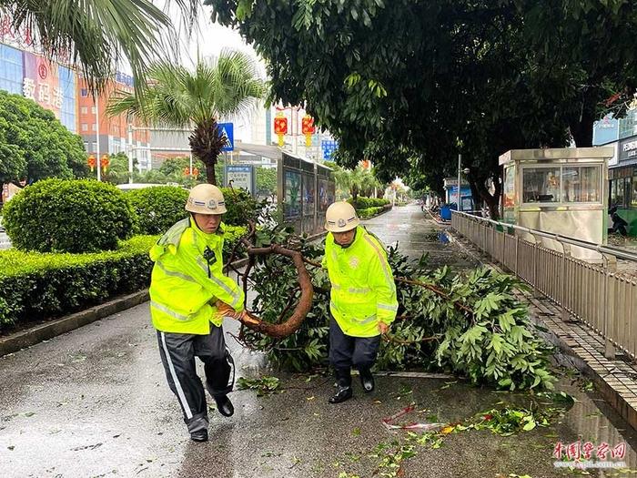 迎战台风“摩羯” 广西北海公安在行动