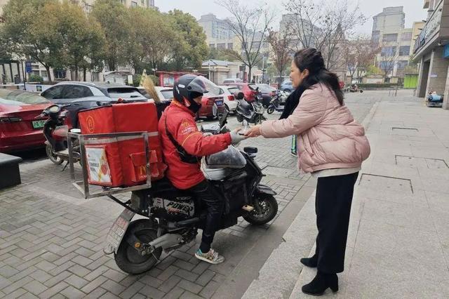 让奔跑的心有个“家”！金海街道探索打造“骑手友好街区”