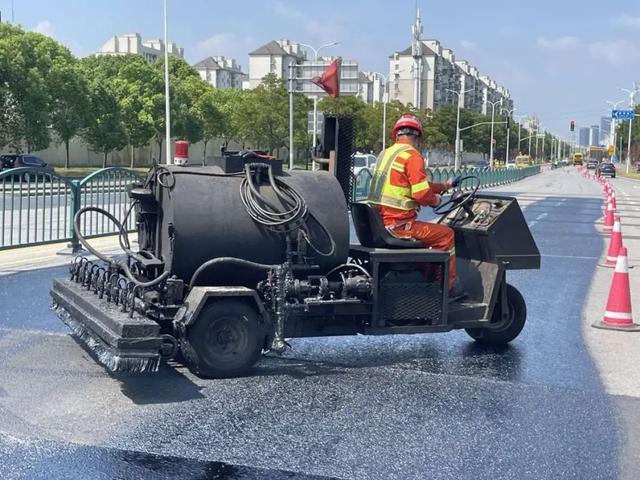 助推精品道路创建，这条道路披“新衣”换“新貌”