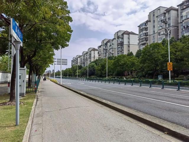 助推精品道路创建，这条道路披“新衣”换“新貌”