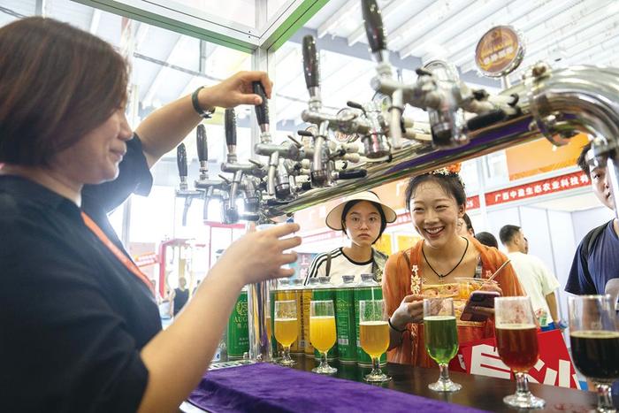 第九届中国国际食品餐饮博览会在长沙国际会展中心开幕