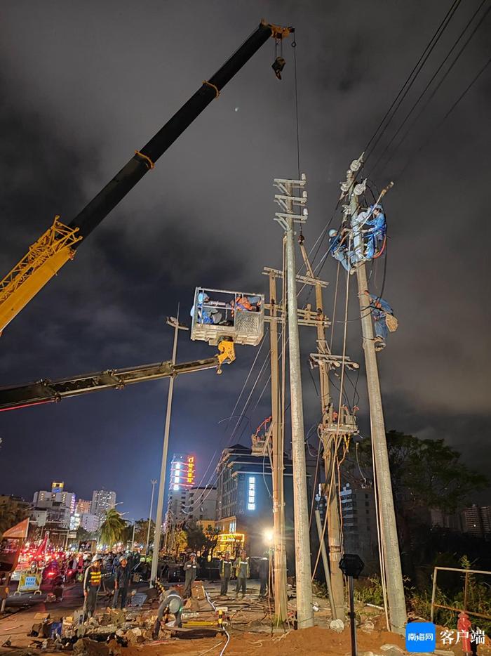 台风“摩羯”·纪实丨这一夜的海口：夜间修复一线