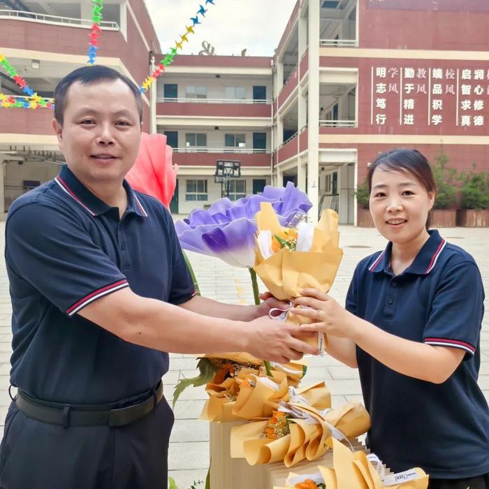 西安市雁塔区航天小学隆重庆祝第40个教师节活动！