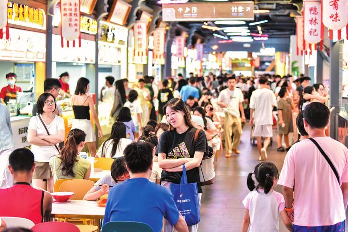 烟火气回归 海口商超、餐饮店、夜市等陆续恢复营业