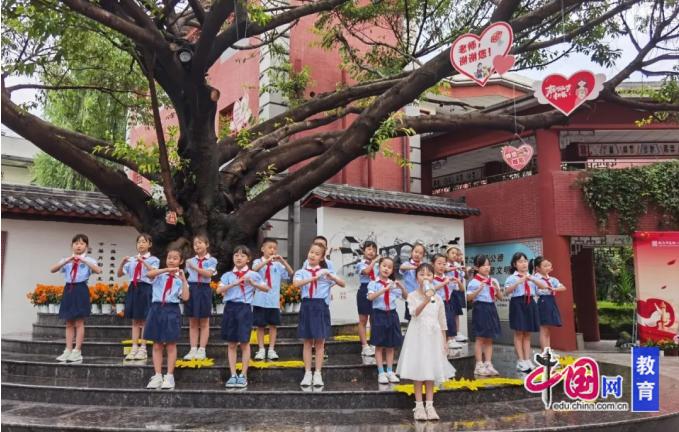 提灯引路，共育桃李 成都武侯各学校开展教师节庆祝活动