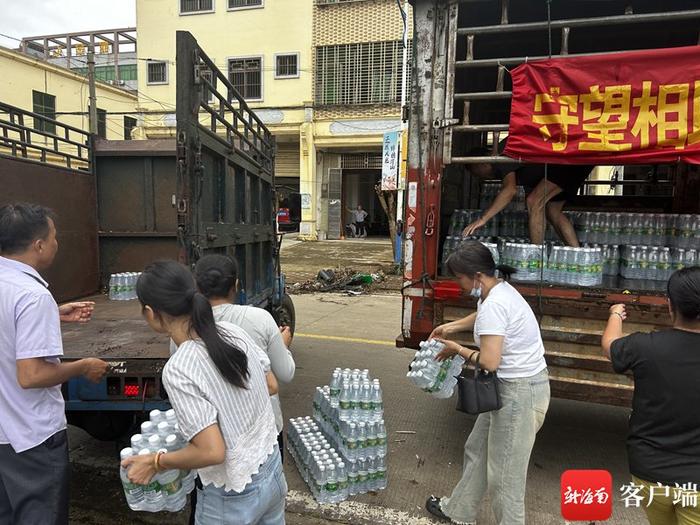 海南多家爱心企业捐赠矿泉水，紧急驰援文昌