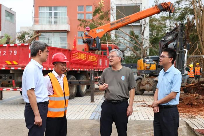 周红波看望慰问三亚支援文昌灾后恢复重建工作队伍时指出 同舟共济 攻坚克难 助力文昌打赢灾后恢复重建攻坚战