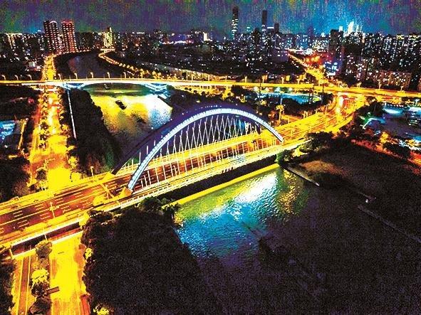 打造别具一格的城市夜景  华清大桥、蓉湖大桥“亮”丽换装