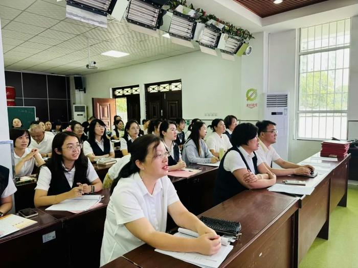 弘扬教育家精神 共绘青蓝梦想——记未央区枣园小学教师节活动及“青蓝工程”师徒结对仪式